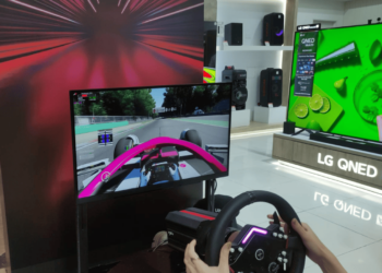 LG presentó su nuevo monitor con un simracing