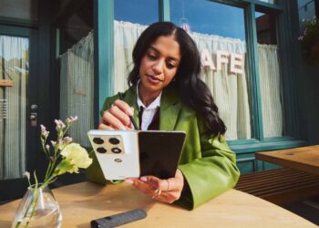 Motorola presenta nuevos dispositivos insignia en el Lenovo Tech World 2026